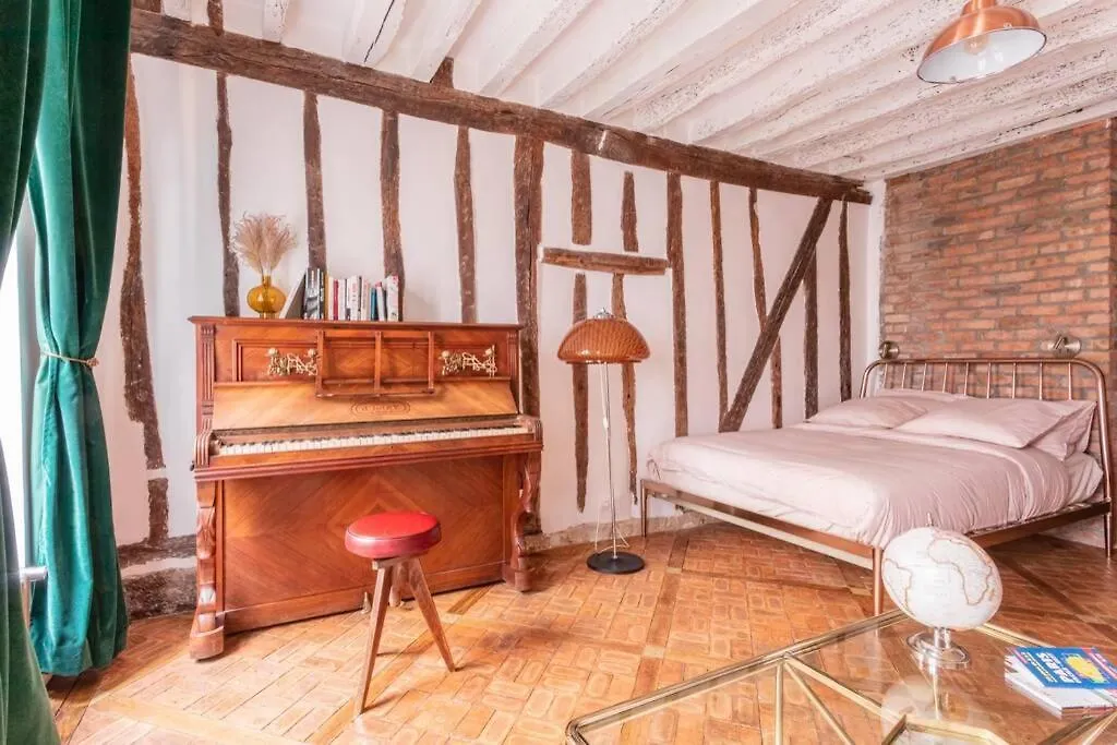 Luxury Countryside House Heart Of Historic Marais Lägenhet *